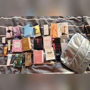 Fragrance Sample Set with Large Silver Bag